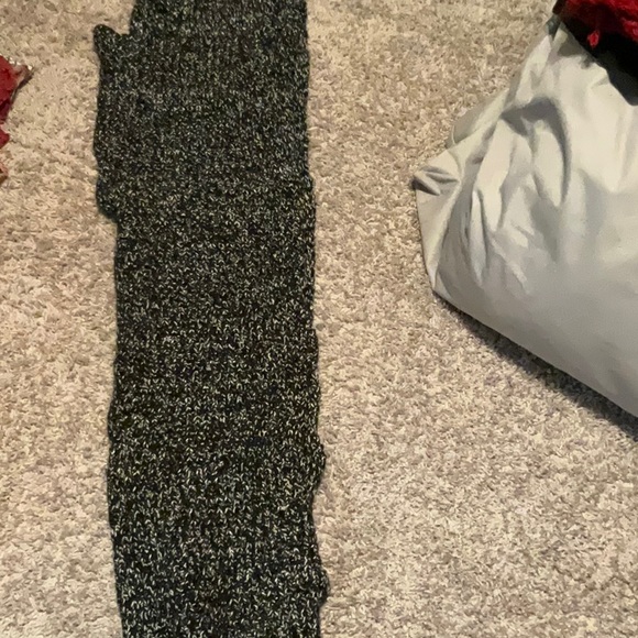 Black & White Knit Scarf 6 Ft! - Picture 3 of 3